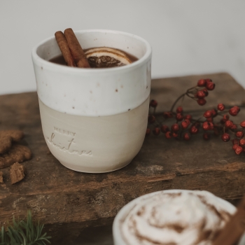 Eulenschnitt Becher Merry Christmas aus Steingut